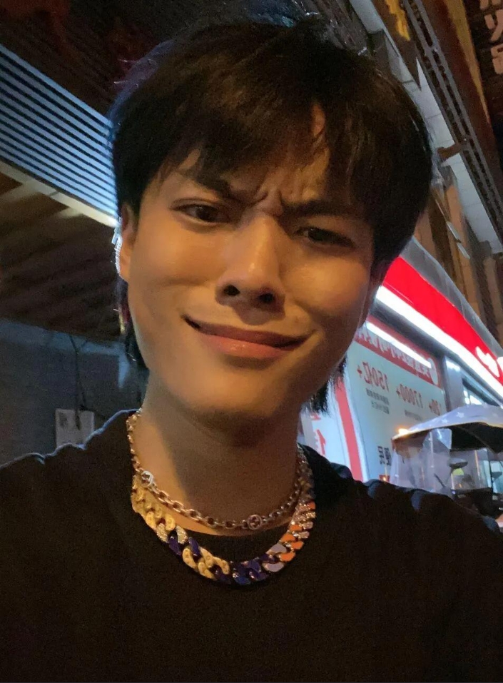 疯狂小杨哥